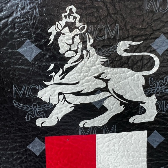 MCM lion tote / LIMITED EDITION - Picture 7 of 12